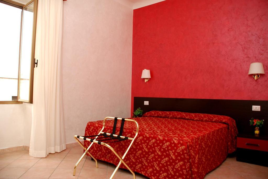 Domus Roma Rome Room photo